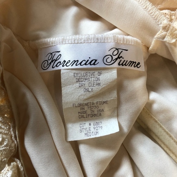 Florencia fume vintage 80s lace gown. - Picture 8 of 9